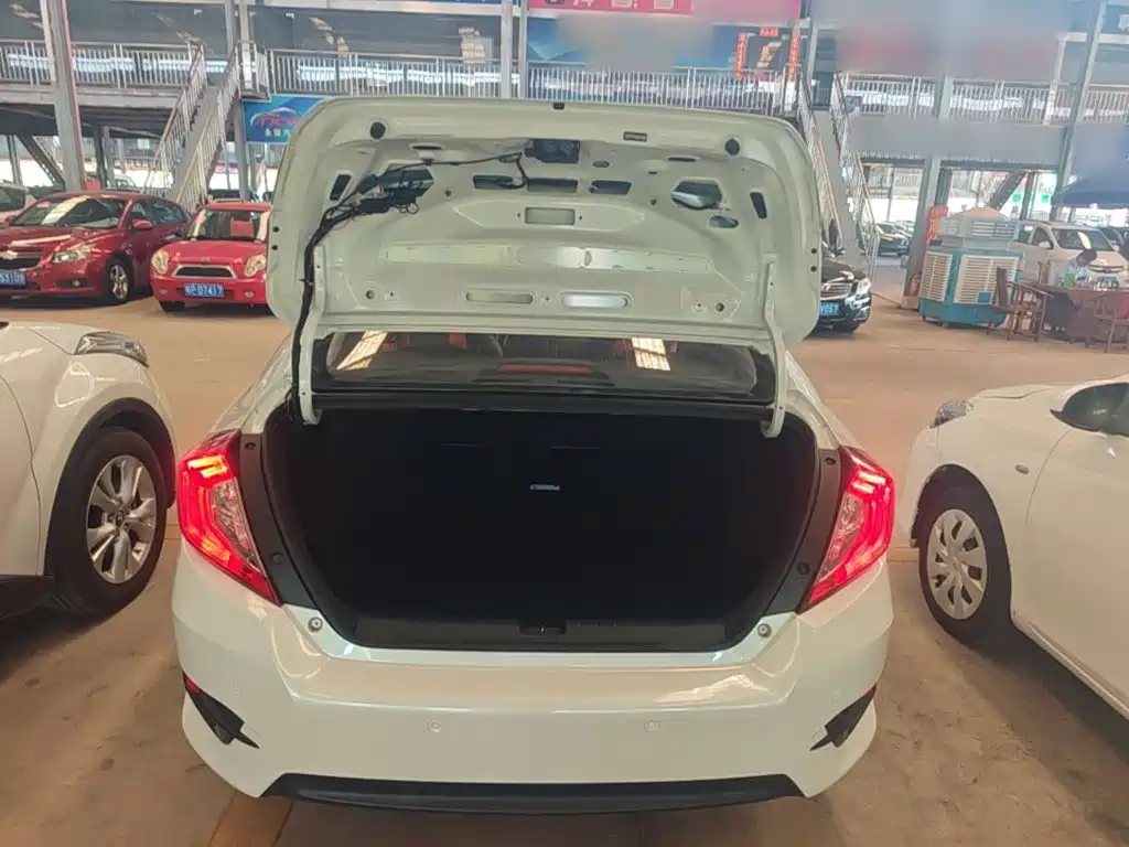 Honda Civic — фото 18