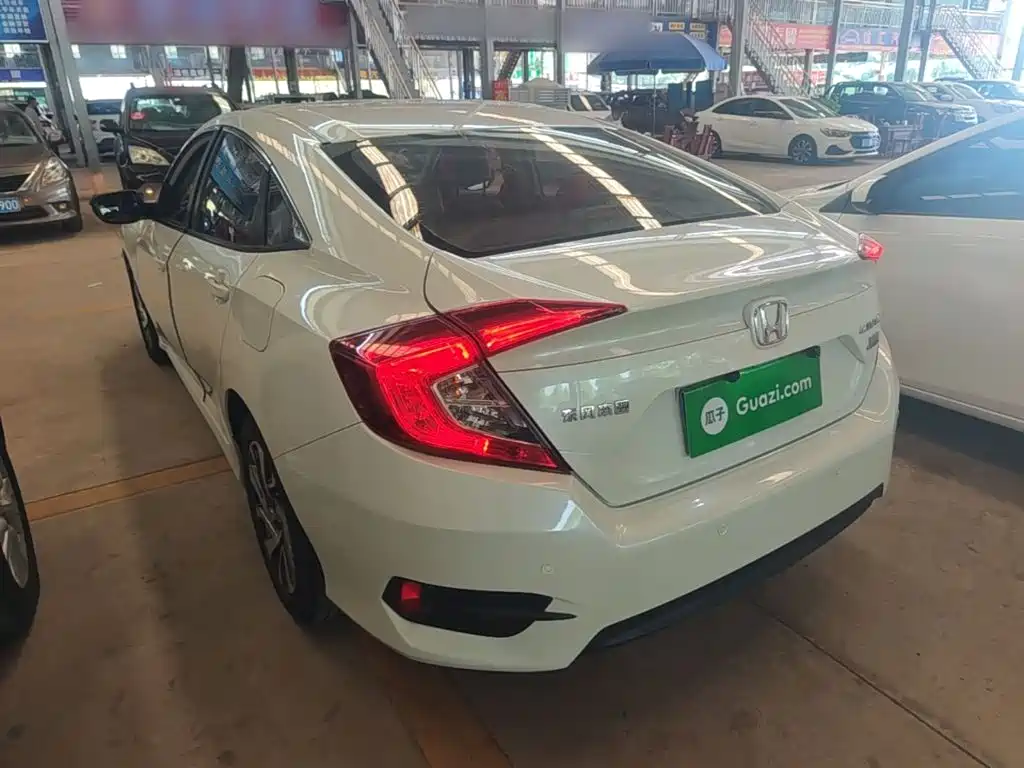 Honda Civic — фото 4