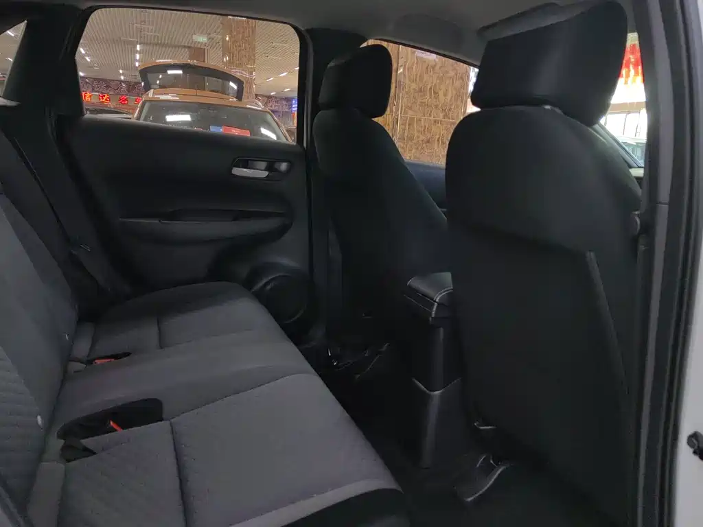 Honda Fit — фото 6