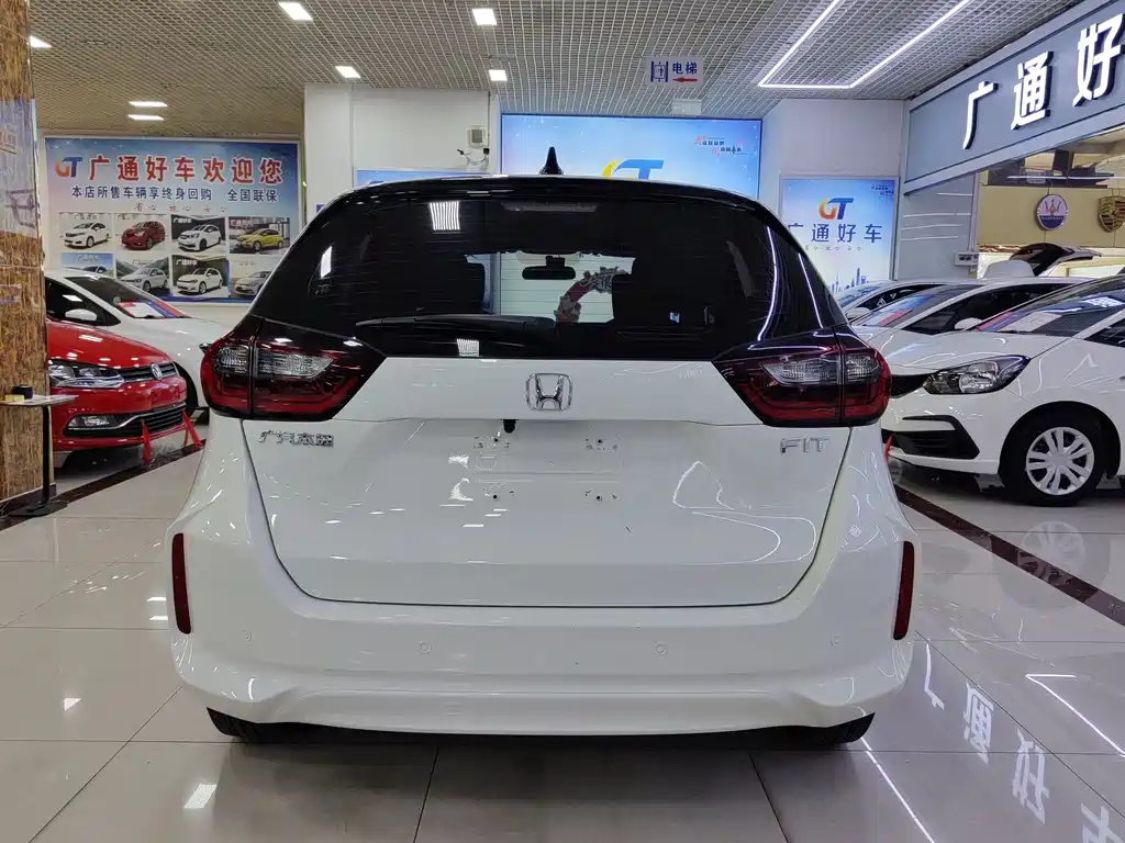 Honda Fit — фото 9