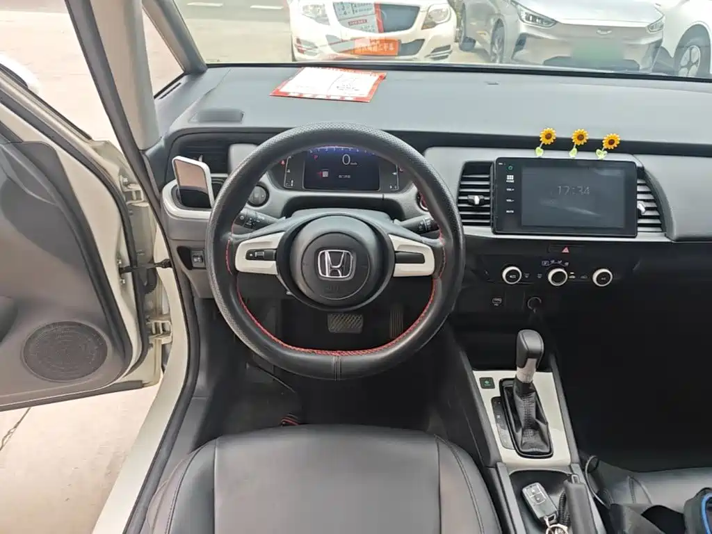 Honda Fit — фото 10