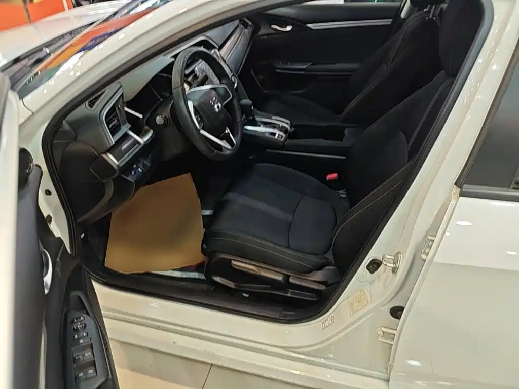 Honda Civic — фото 15