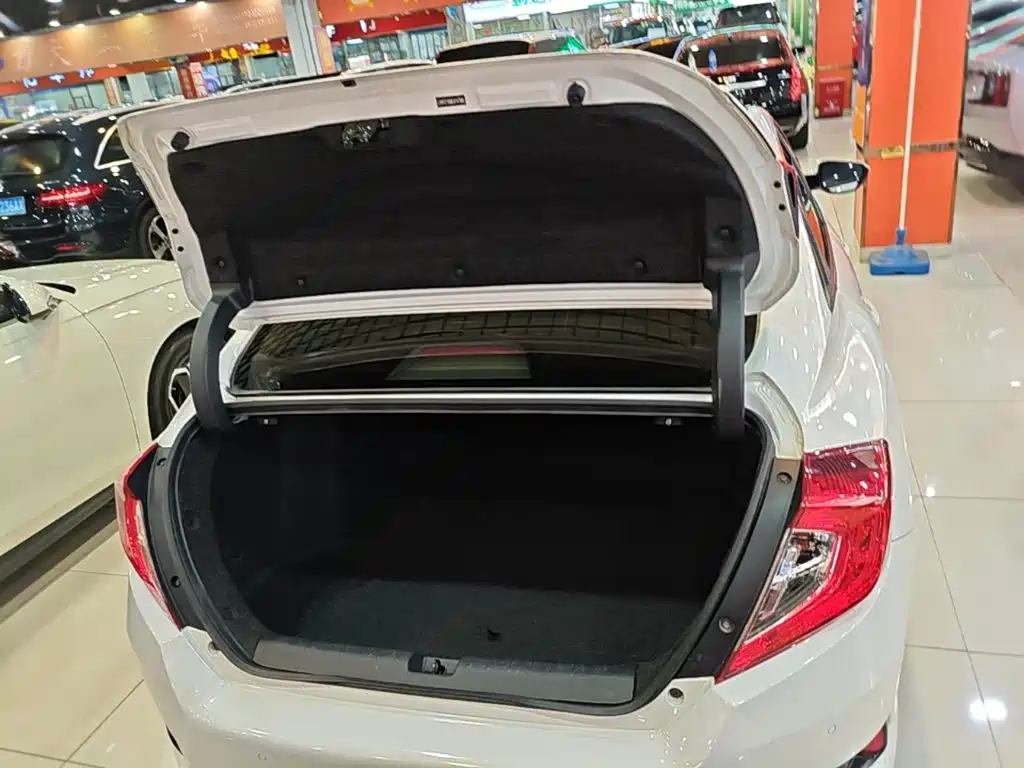 Honda Civic — фото 18