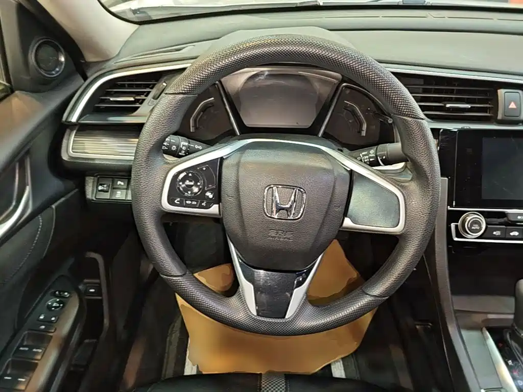 Honda Civic — фото 10