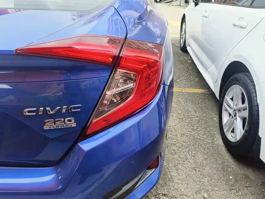 Honda Civic — фото 7