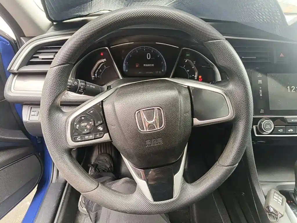 Honda Civic — фото 10