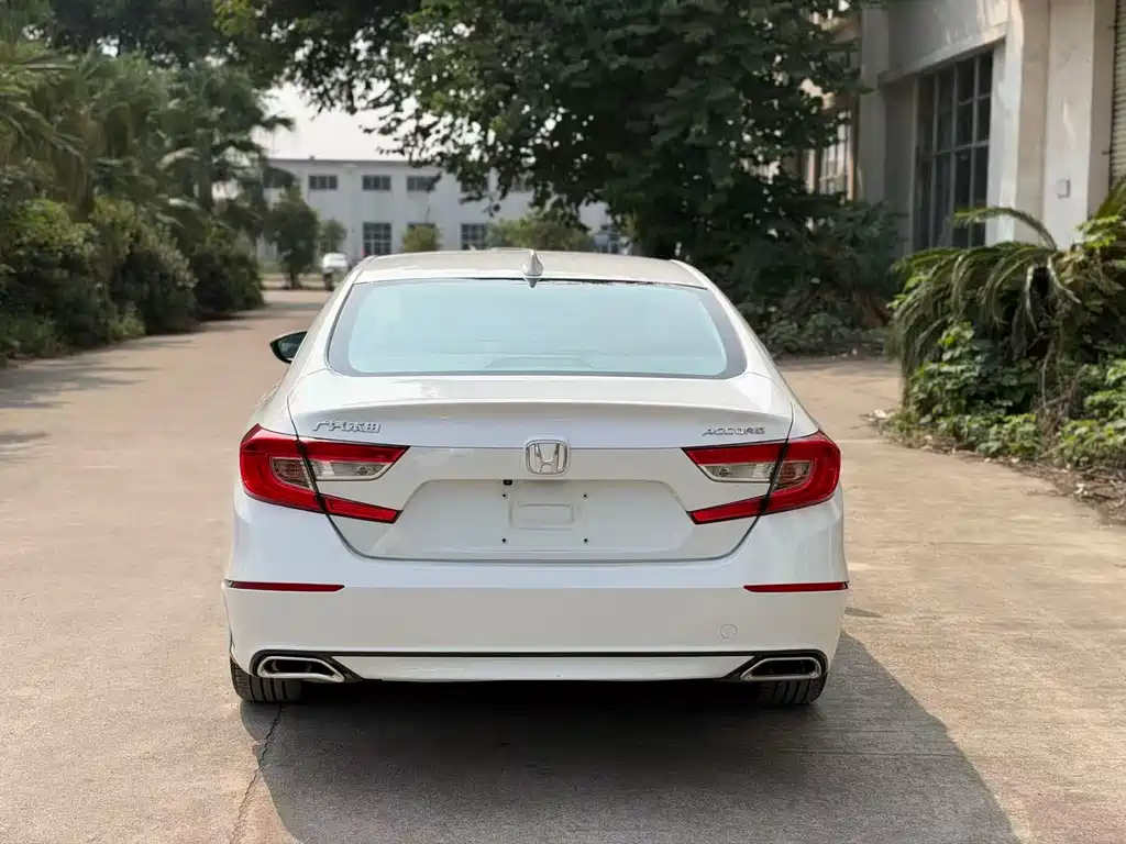Honda Accord — фото 5