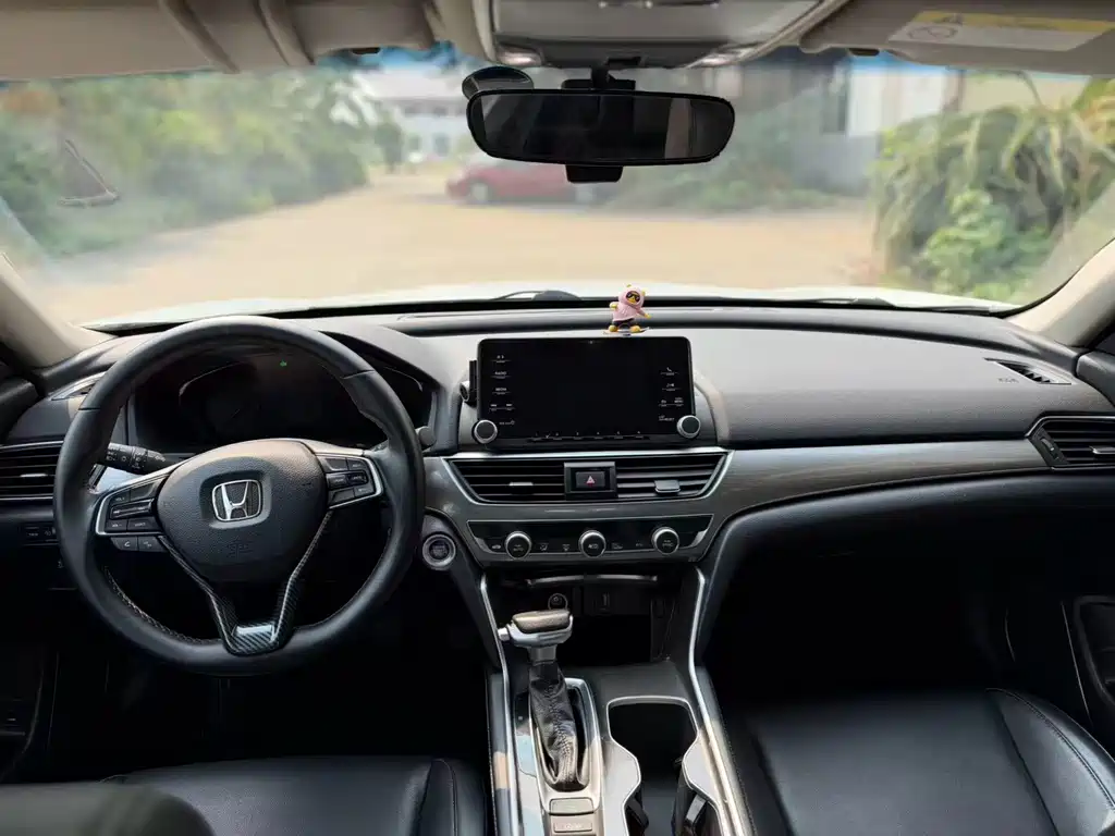 Honda Accord — фото 9