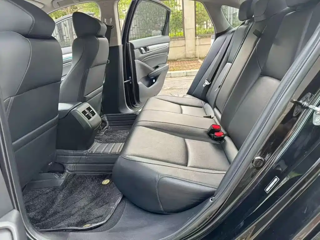 Honda Accord — фото 4