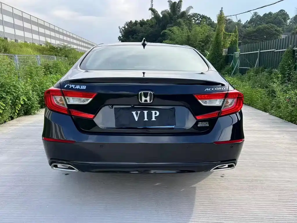 Honda Accord — фото 8
