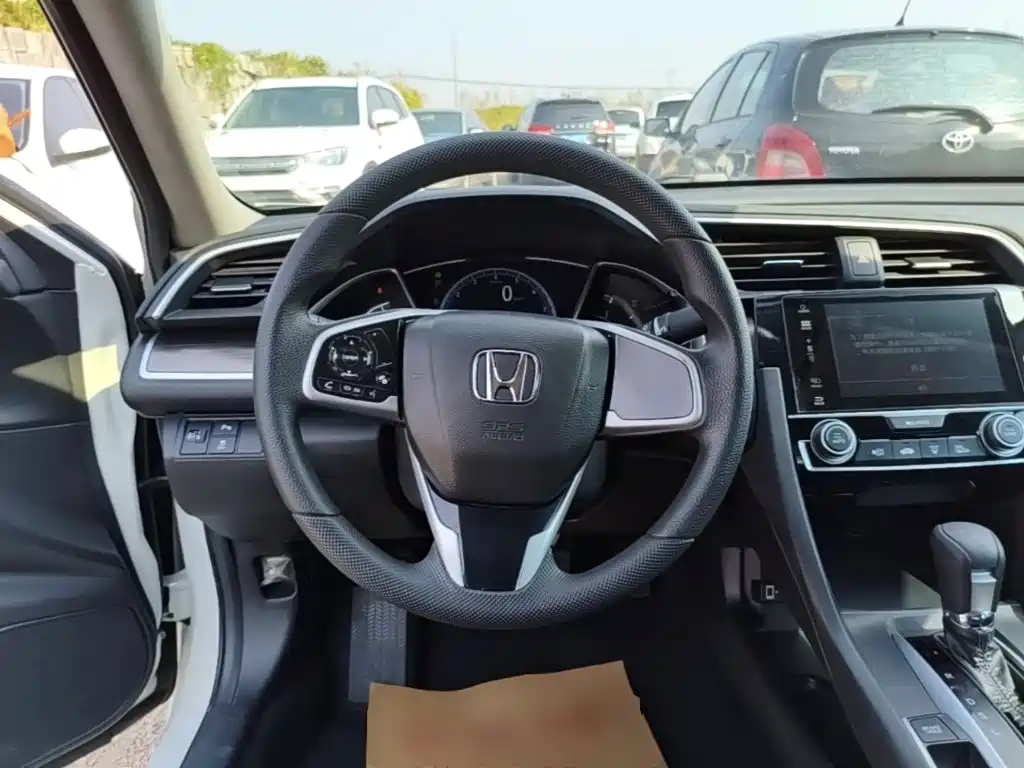 Honda Civic — фото 10