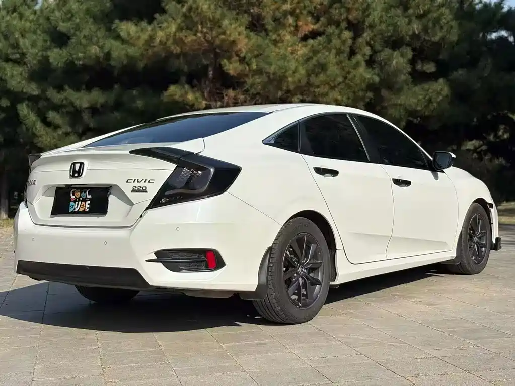 Honda Civic — фото 7