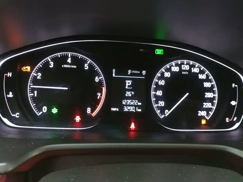Honda Accord — фото 11