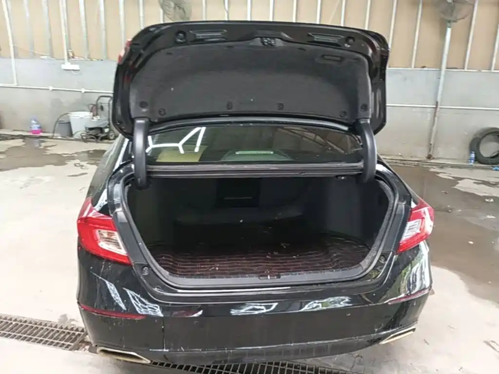 Honda Accord — фото 18
