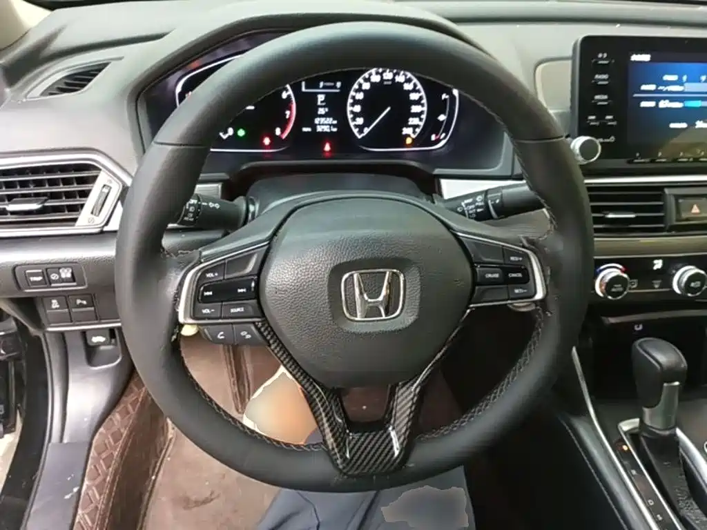 Honda Accord — фото 10