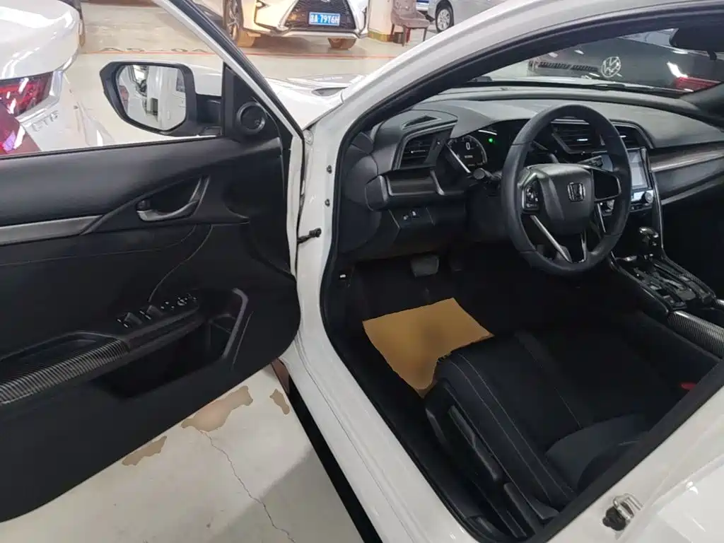 Honda Civic — фото 15