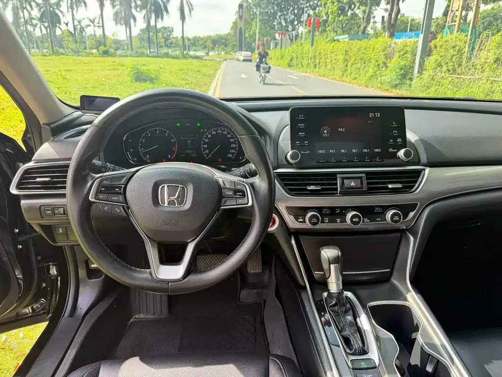 Honda Accord — фото 4