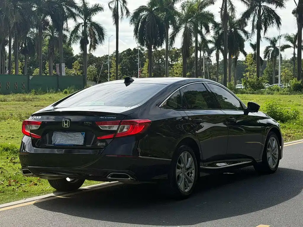 Honda Accord — фото 6