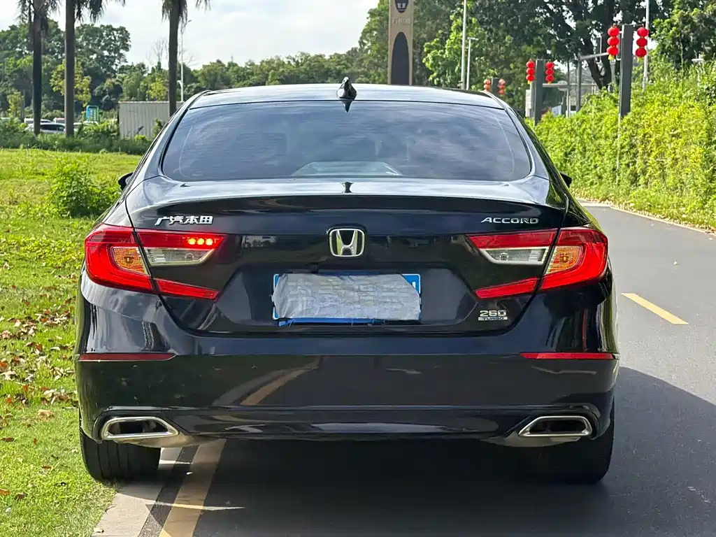 Honda Accord — фото 7