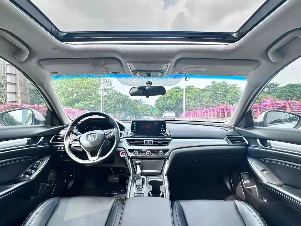 Honda Accord — фото 11