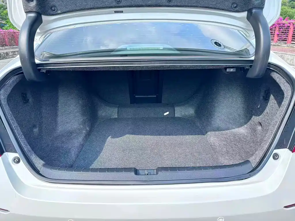 Honda Accord — фото 16