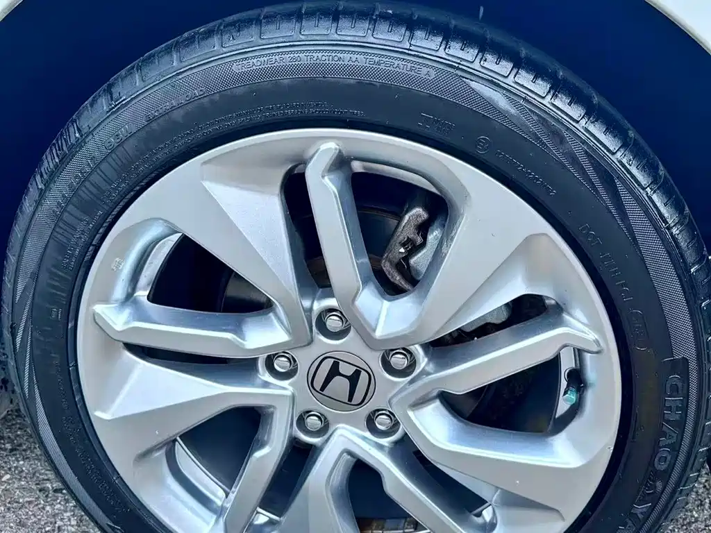 Honda Accord — фото 18
