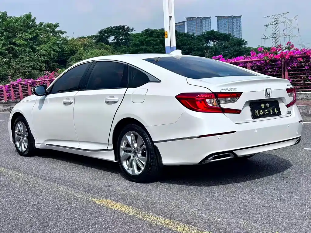 Honda Accord — фото 6