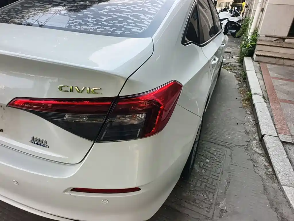 Honda Civic — фото 7