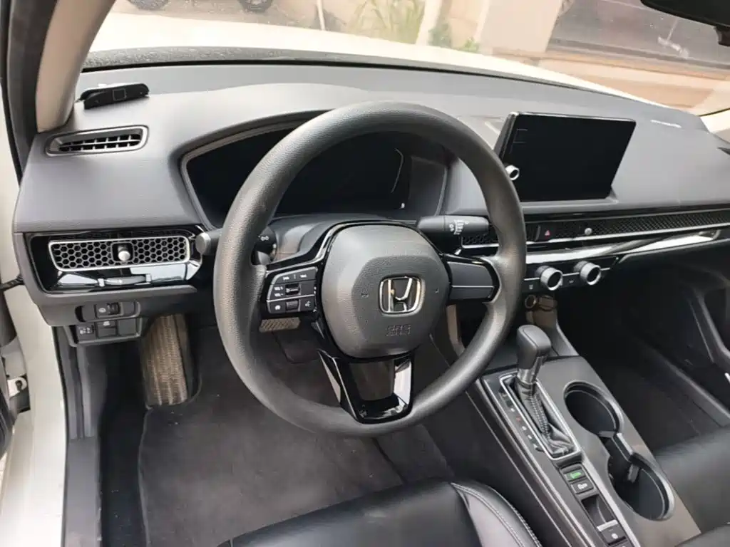 Honda Civic — фото 10