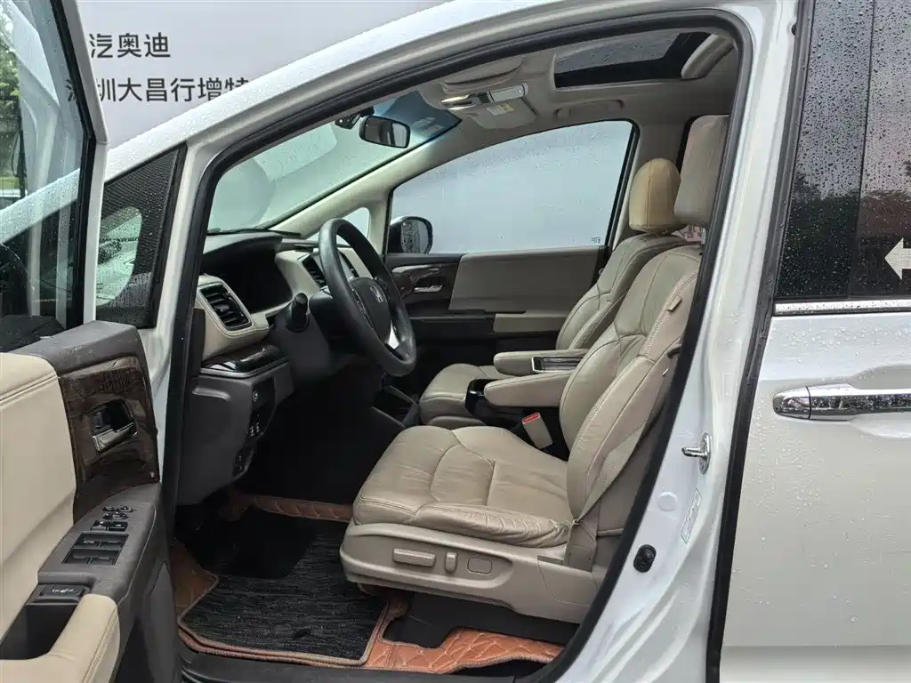 Honda Odyssey — фото 10