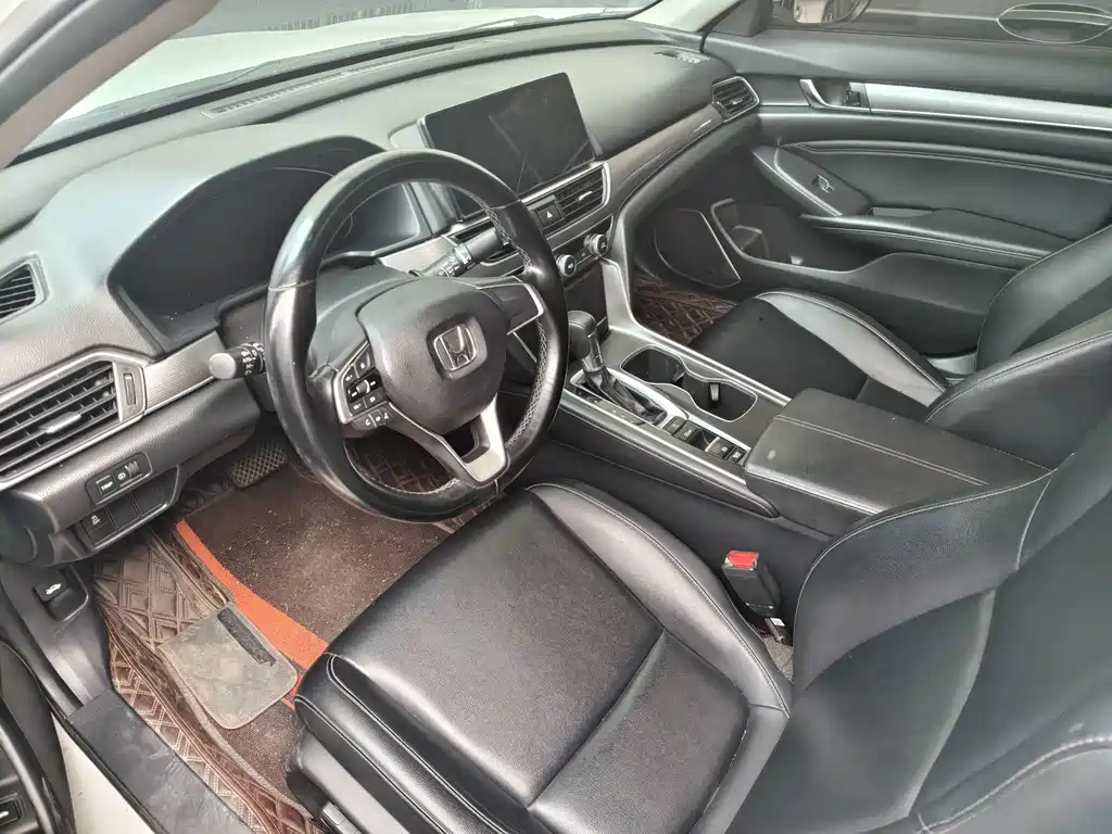 Honda Accord — фото 11