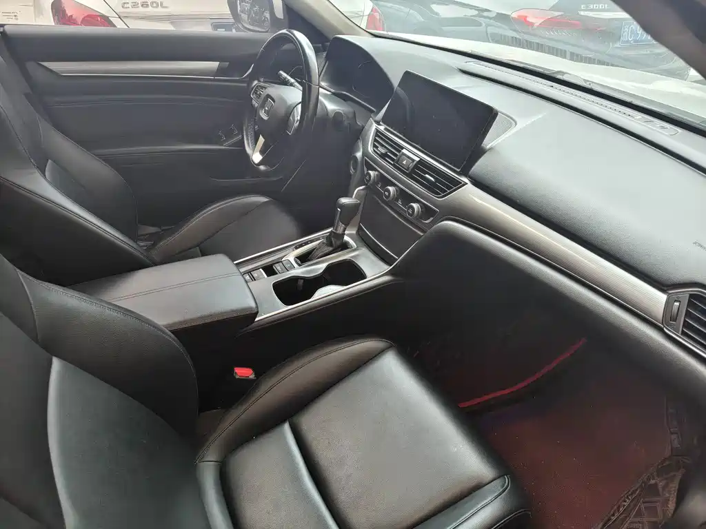 Honda Accord — фото 14