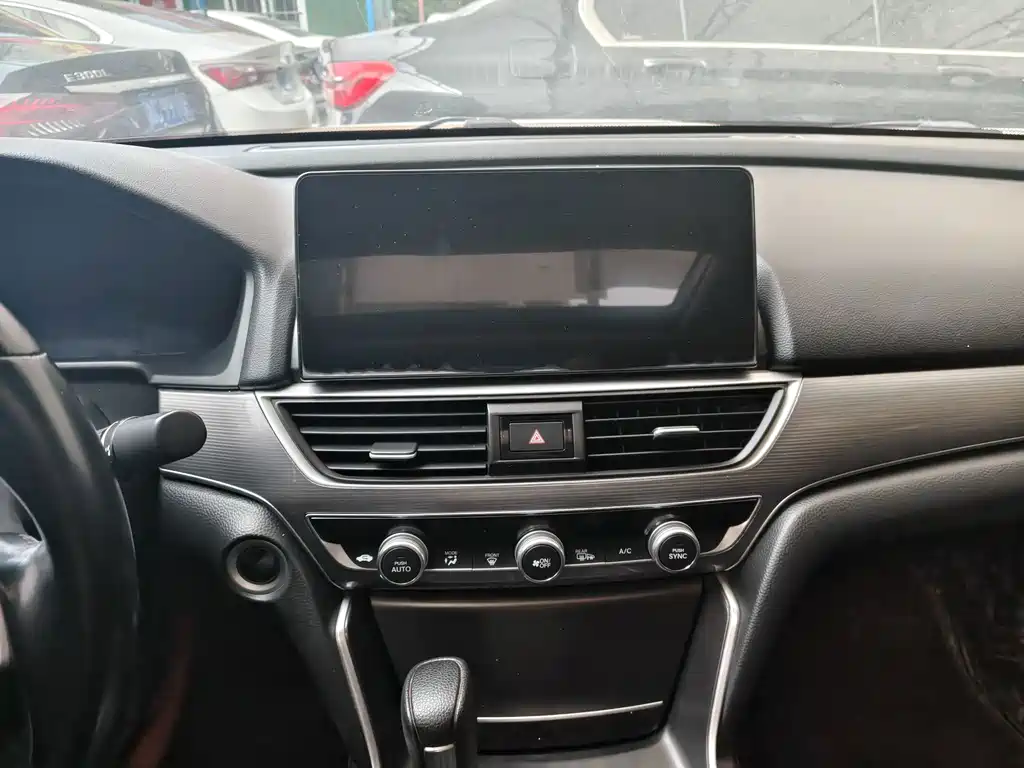 Honda Accord — фото 17