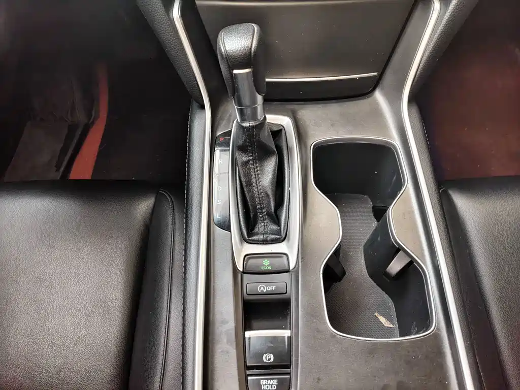 Honda Accord — фото 18