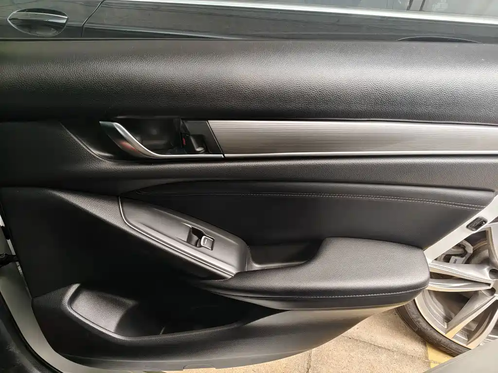 Honda Accord — фото 21