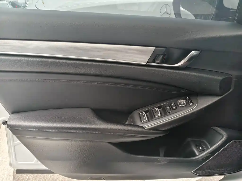 Honda Accord — фото 23