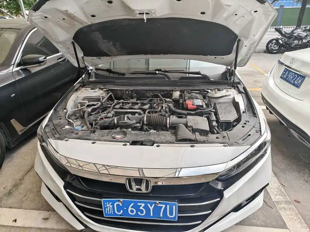 Honda Accord — фото 24