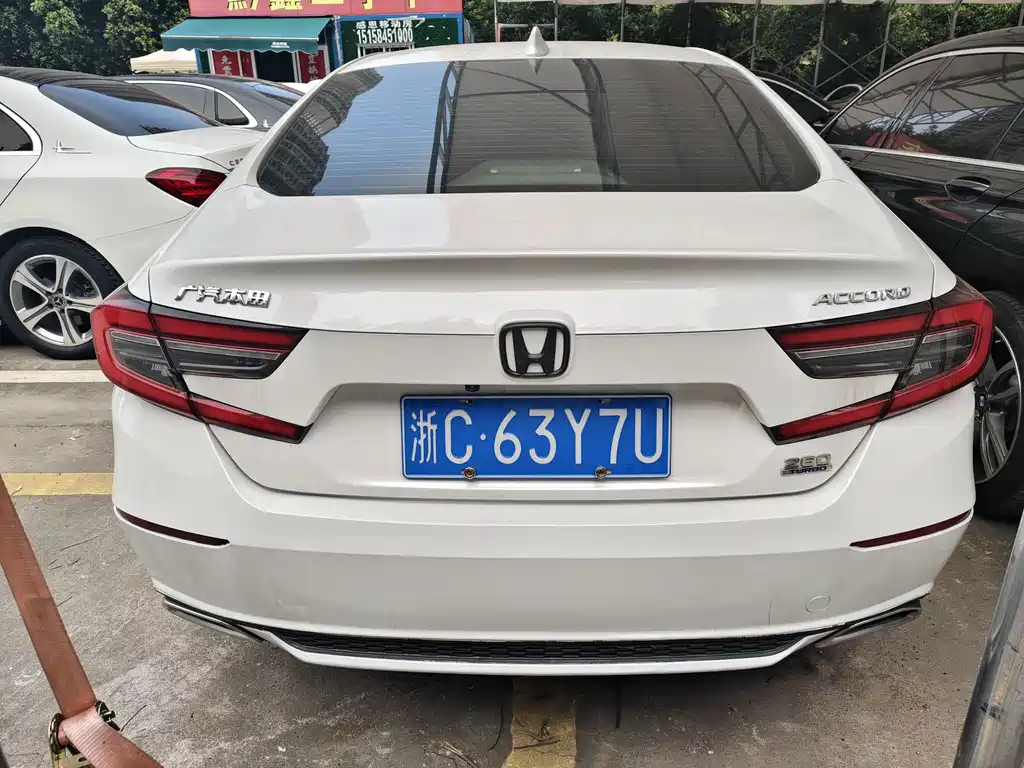 Honda Accord — фото 7