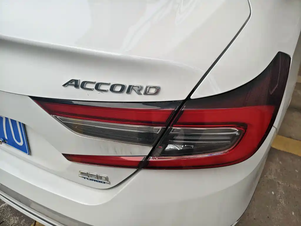 Honda Accord — фото 9