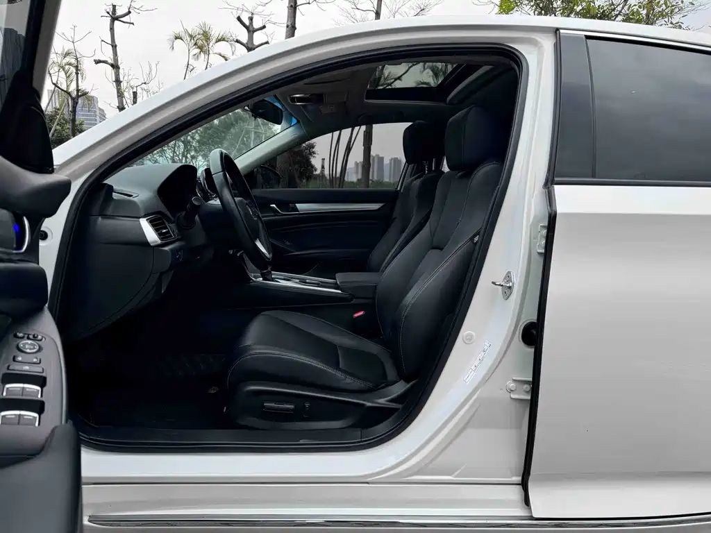 Honda Accord — фото 6