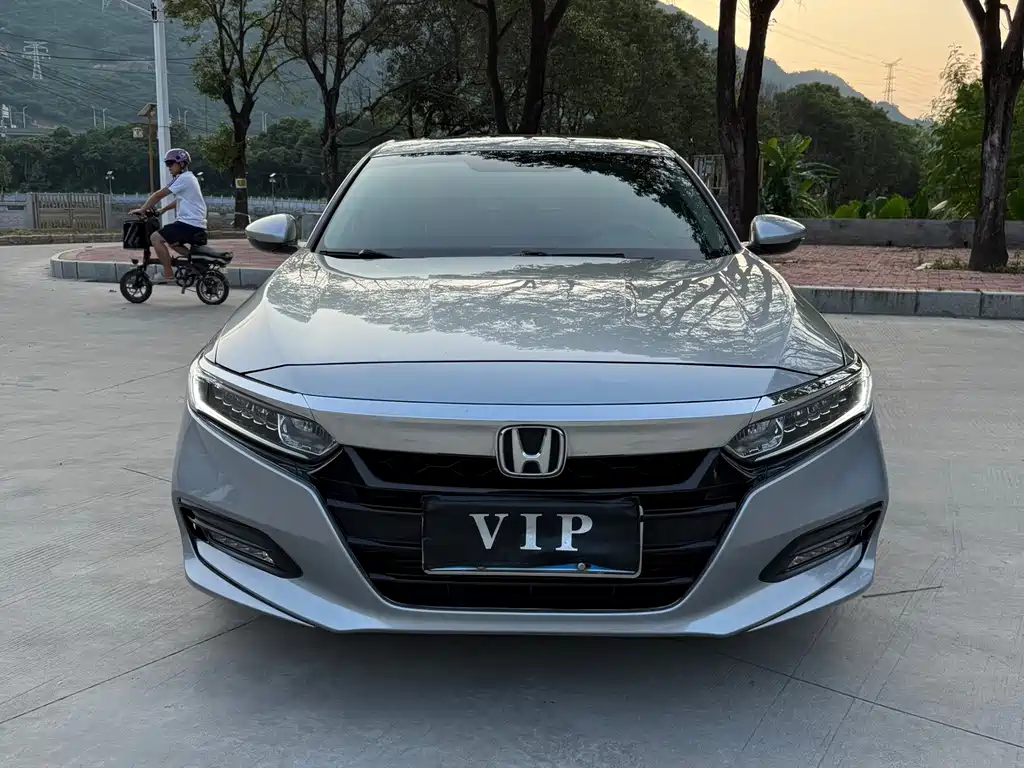 Honda Accord — фото 2