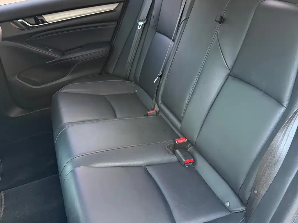 Honda Accord — фото 14