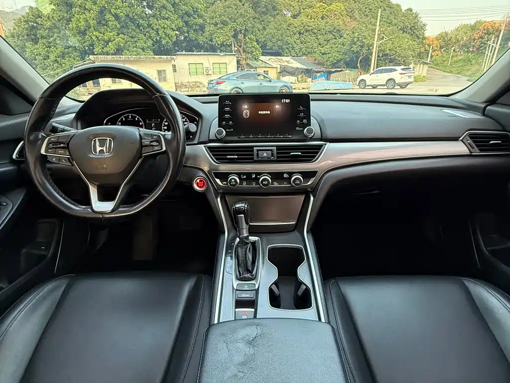 Honda Accord — фото 15