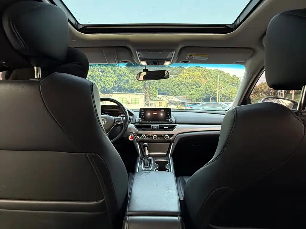 Honda Accord — фото 19