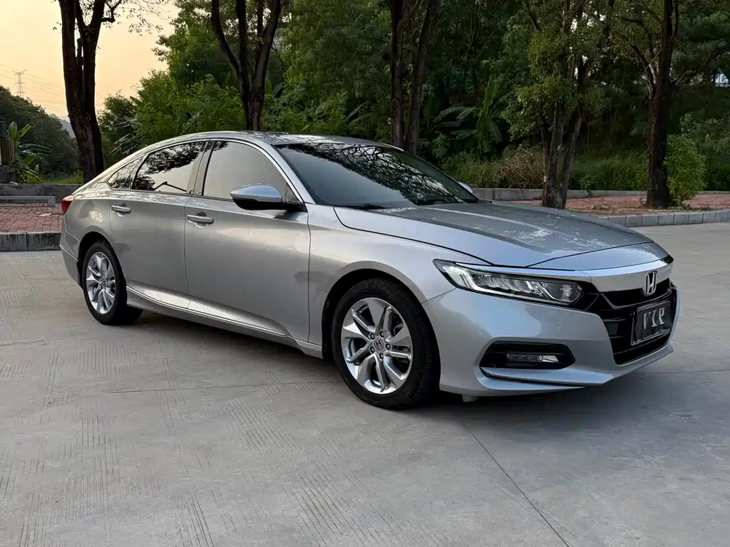 Honda Accord — фото 3