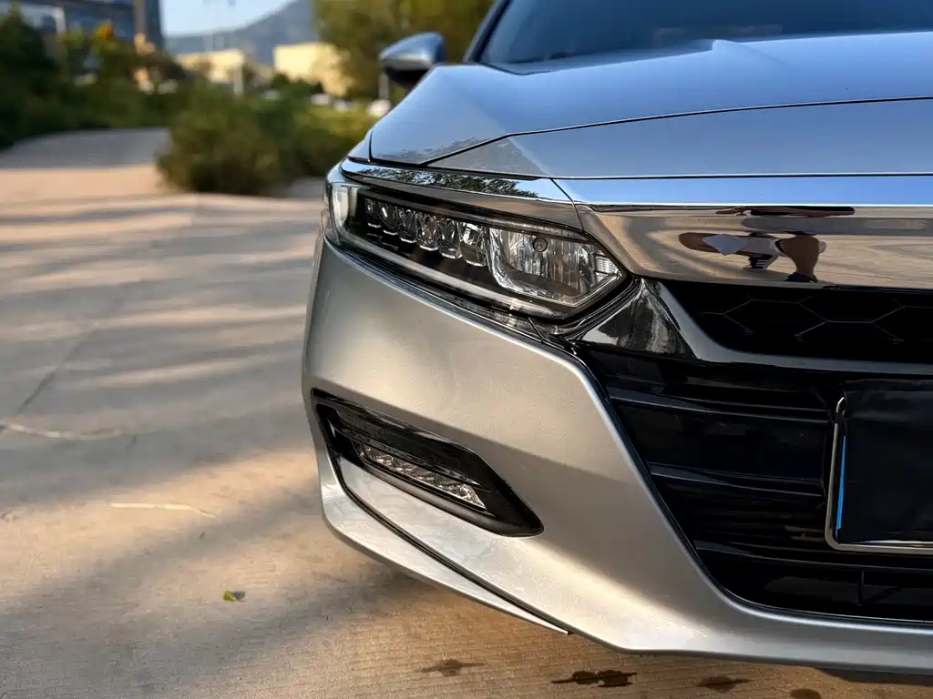 Honda Accord — фото 7