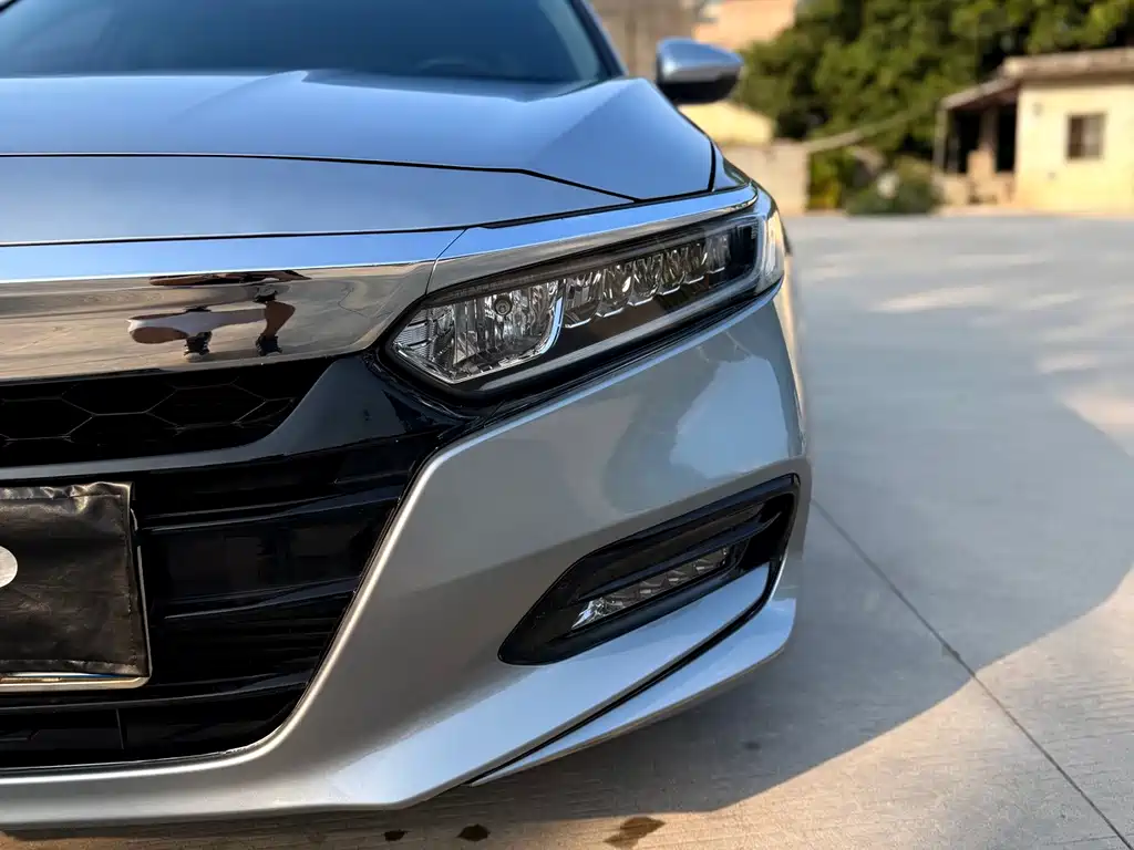 Honda Accord — фото 9