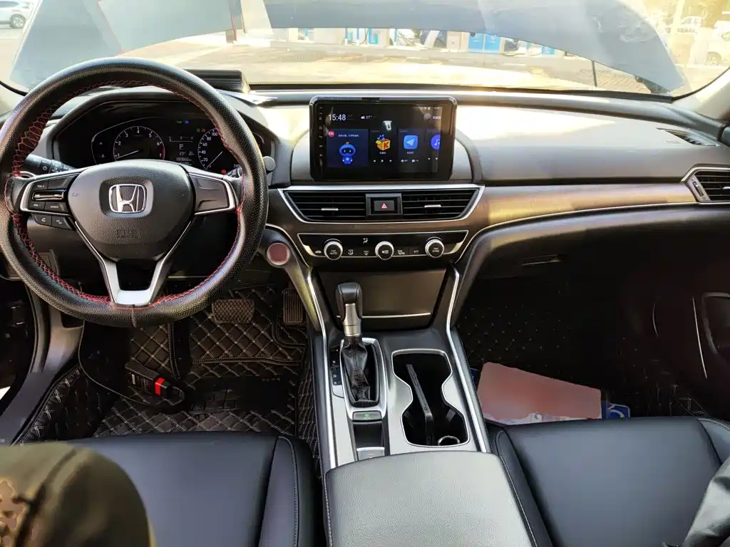 Honda Accord — фото 11