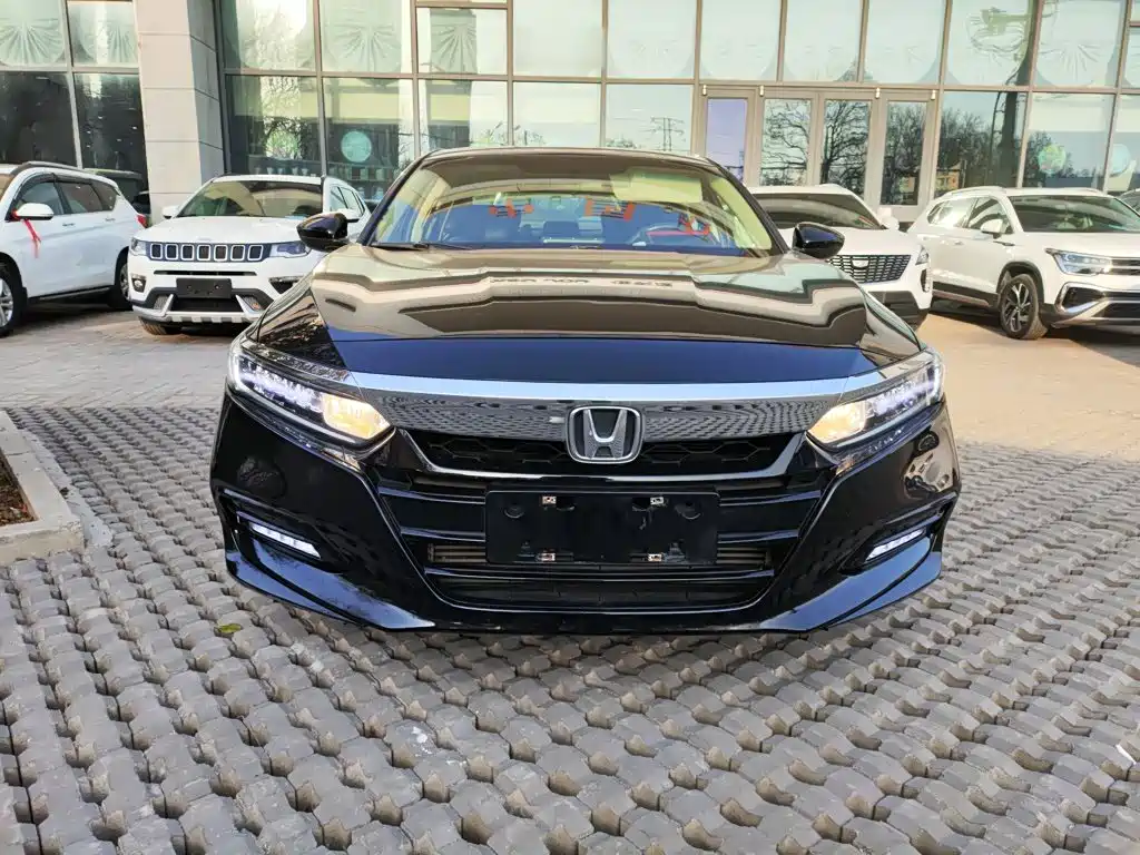 Honda Accord — фото 18