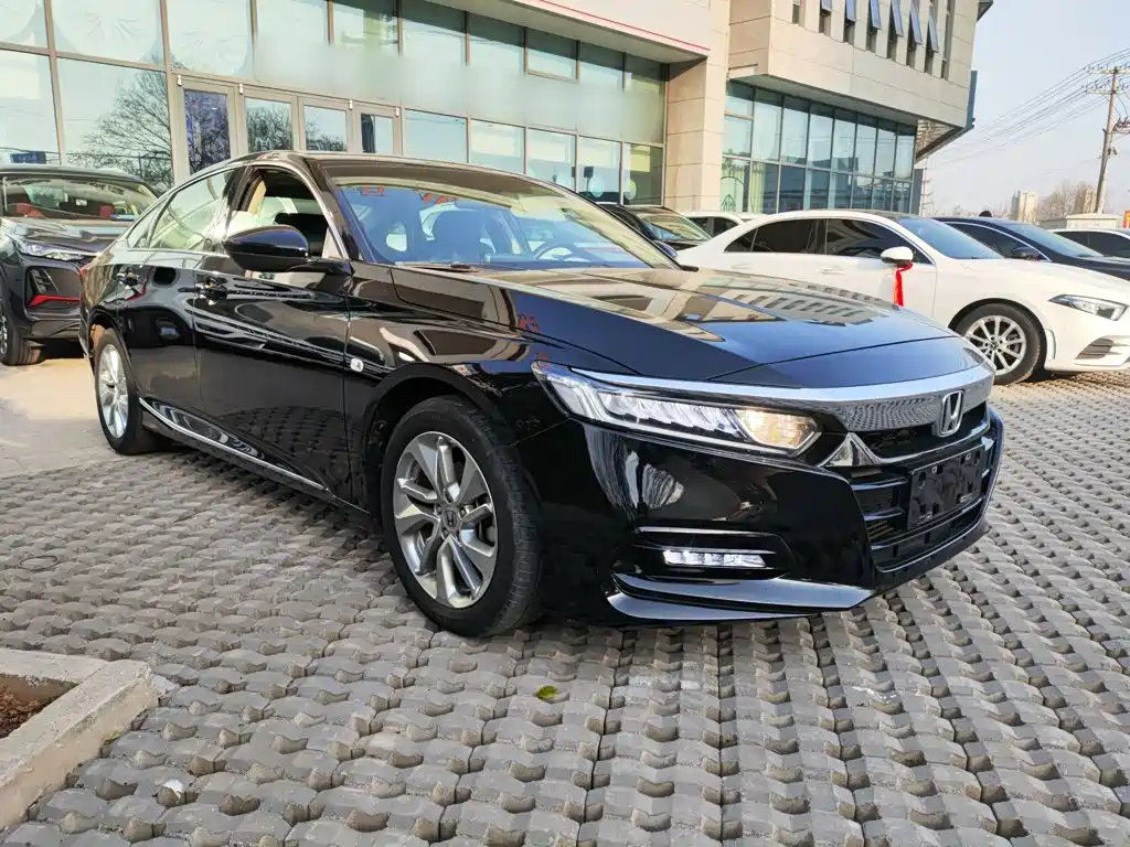 Honda Accord — фото 19